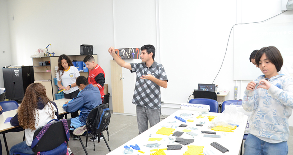 oficina-robotica-cedempe-09-04-2019-lucas-cabral-01.jpg
