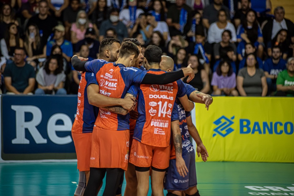 sj-x-volei-renata-4.jpg
