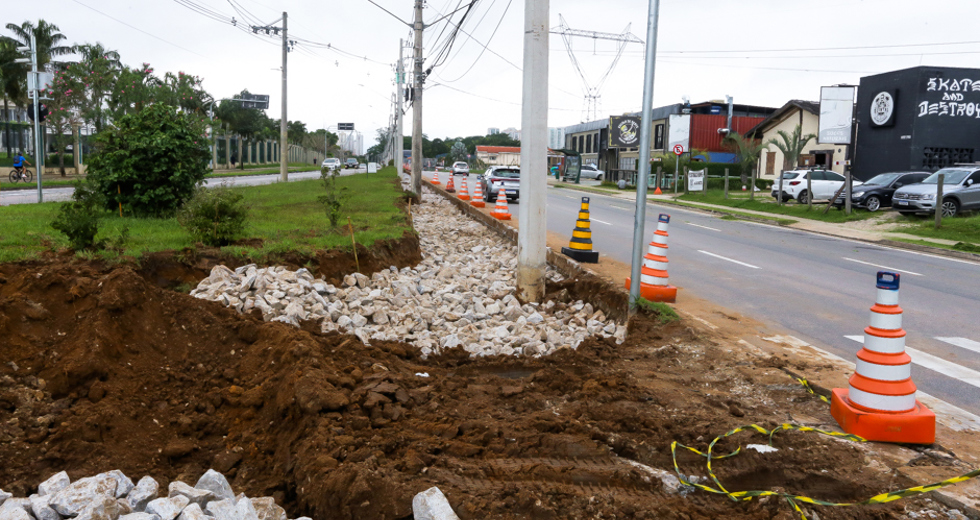 obras-de-nova-rotatoria-na-avlineu-de-moura-29.jpg