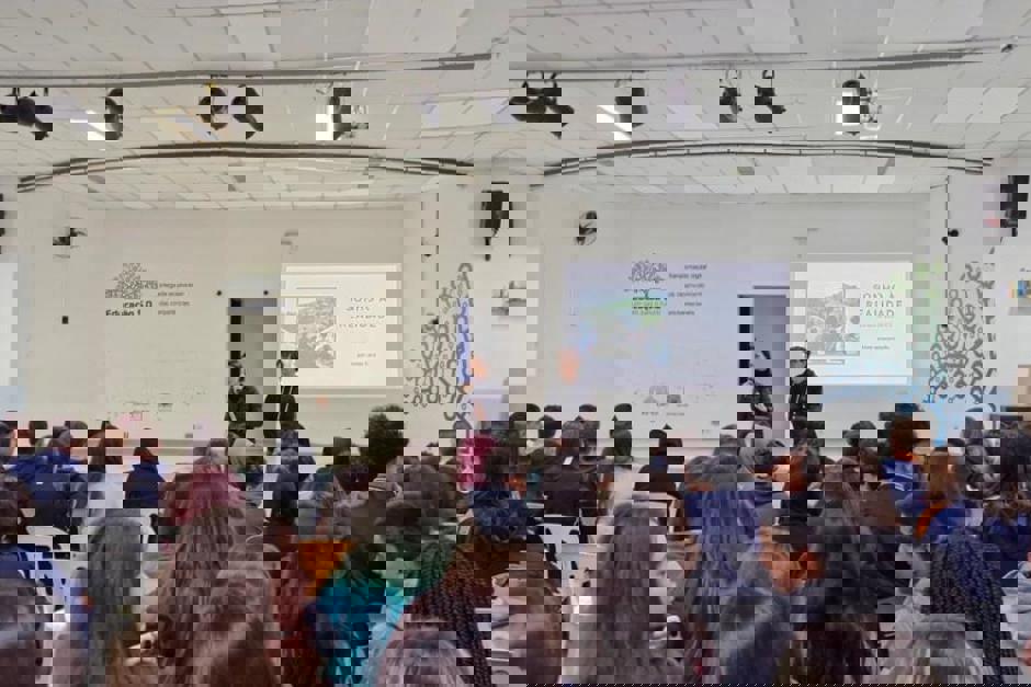 De São José a Harvard: ex-aluno inspira jovens da rede municipal