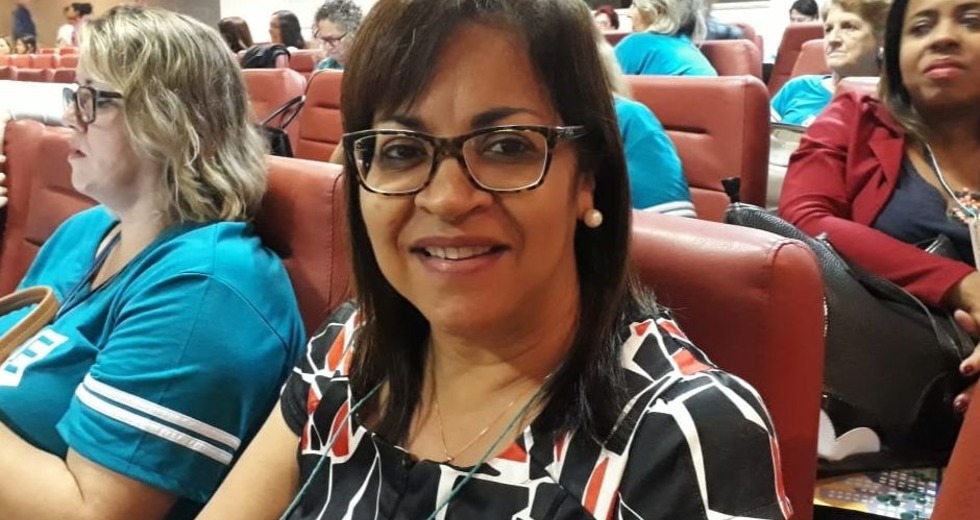 claudia-do-nascimento-simoes-orientadora-educacional-da-emef-profª-leonor-pereira-nunes-galvao.jpg