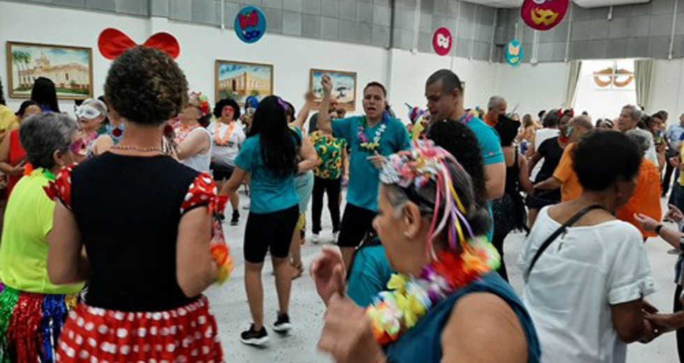Concurso de fantasias de Carnaval na Casa do Idoso Centro