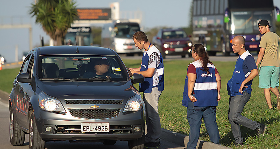 acao-conjunta-forcas-de-seguranca-blitz-bafometro-16-11-2019-lucas-cabral-14.jpg