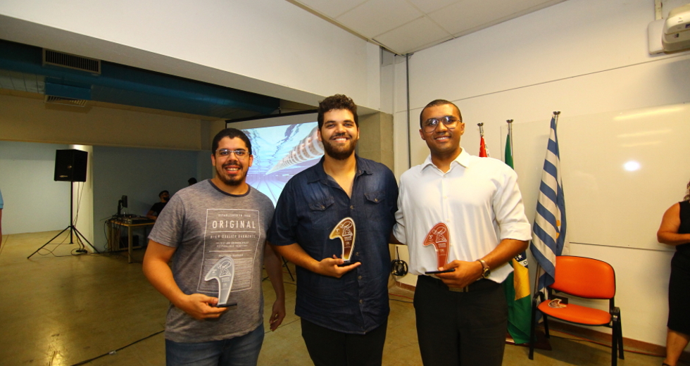 cv__7057-claudio_vieira.jpg