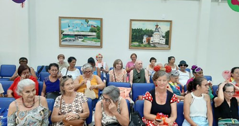 Concurso de fantasias de Carnaval na Casa do Idoso Centro