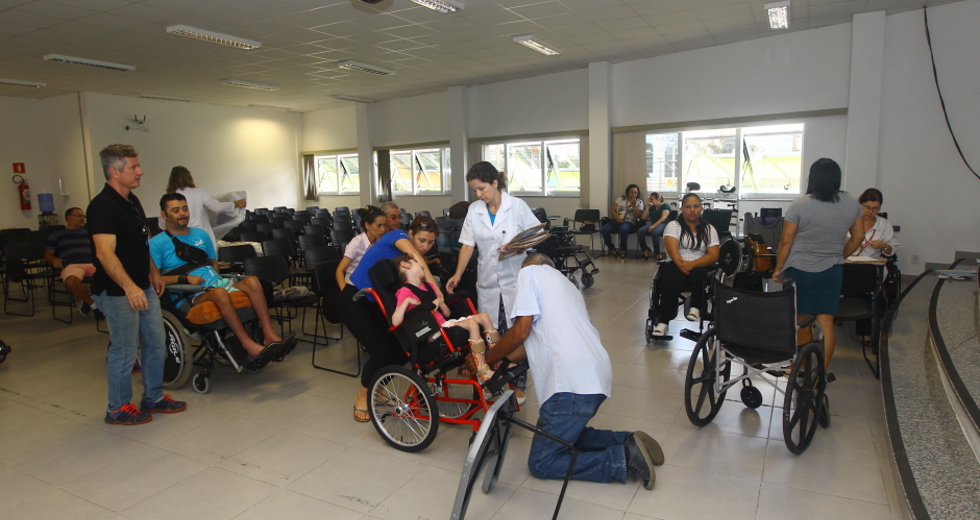 entrega_cadeiras_rodas-9-claudio_vieira-05122017.jpg