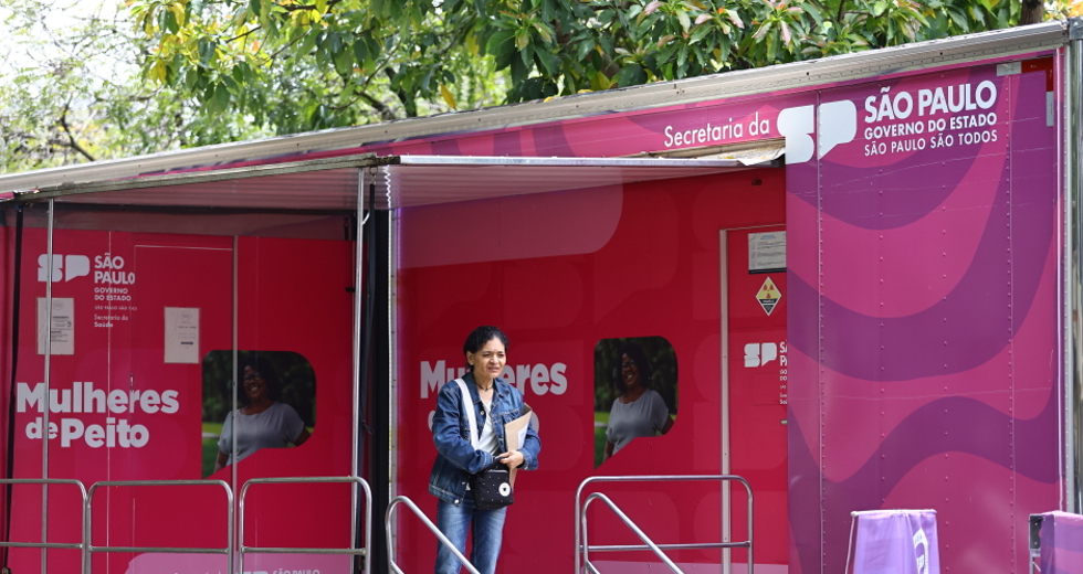 Carreta da Mamografia e Empreendedorismo - SP POR TODAS. Foto: Claudio Vieira/PMSJC 29-10-2025 