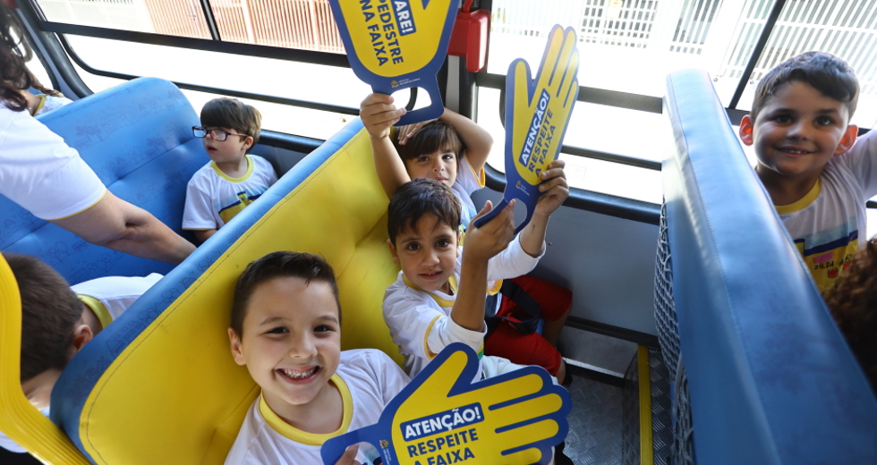 Ação Educamob da SEMOB no CEDIN Dra. Zilda Arns Neumann. Foto: Claudio Vieira/PMSJC 24-10-2025