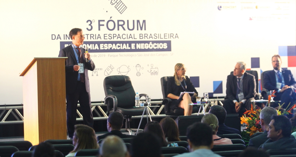 cv__8392_claudio_vieira.jpg