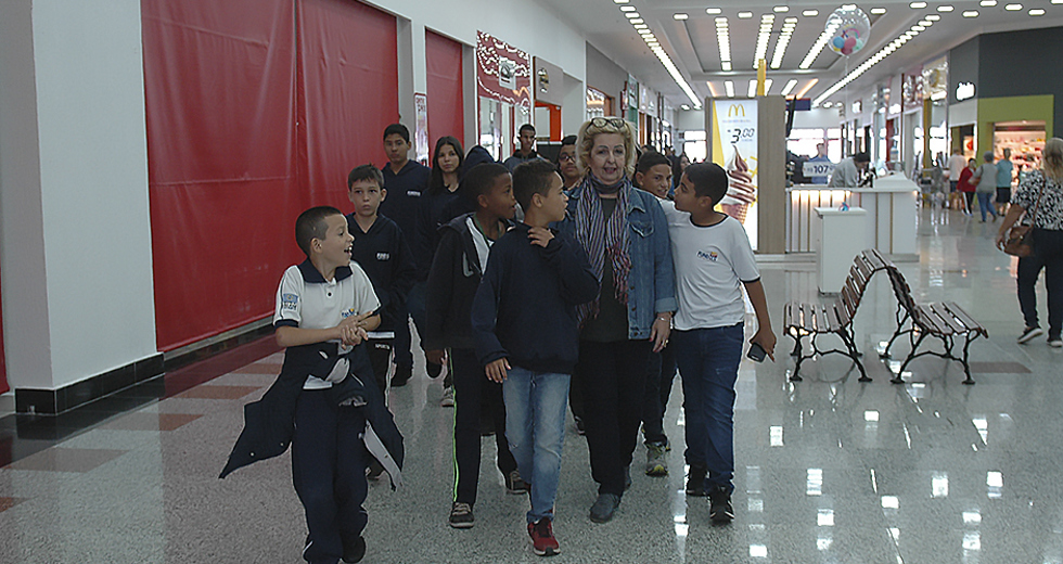 cinema-com-alunos-da-fundhas-27-09-2019-lucas-cabral-03.jpg