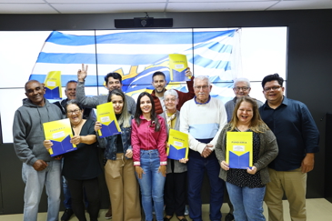 Entrega de títulos de regularização fundiária ReURB. Foto: Claudio Vieira/PMSJC 09-10-2025