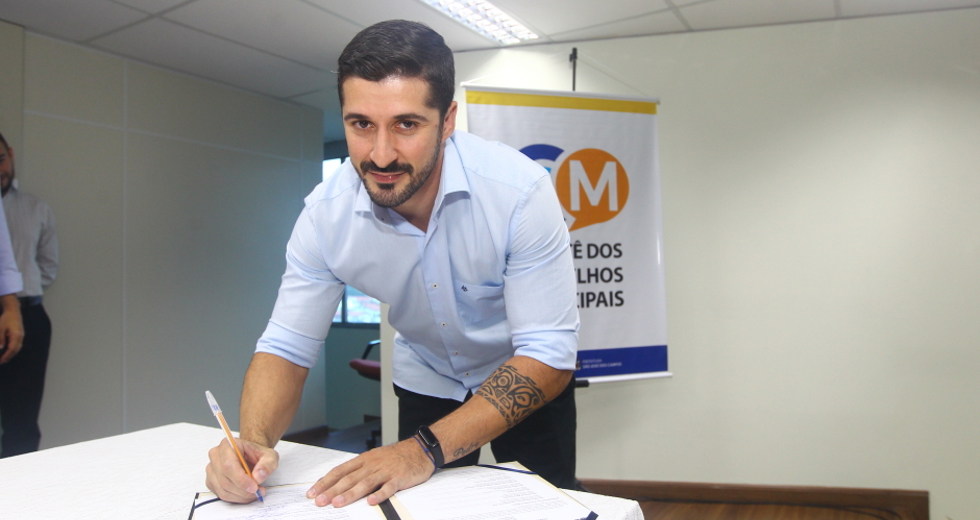 cv__4949_claudio_vieira.jpg