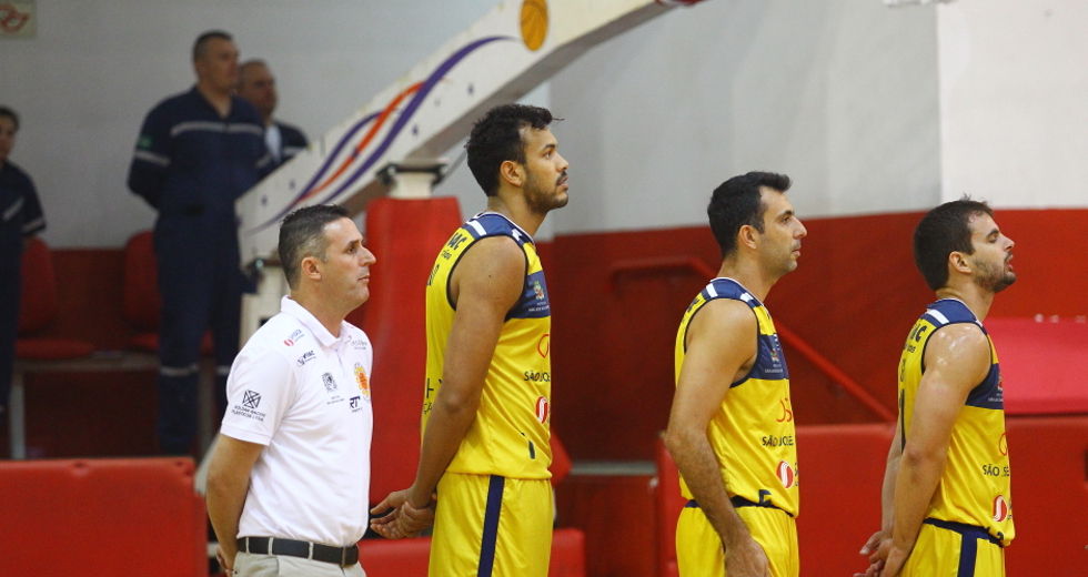 cv__1291-claudio_vieira.jpg
