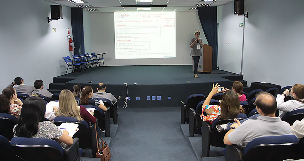 curso-emergencias-obstetricas-09-11-2019-lucas-cabral-12.jpg