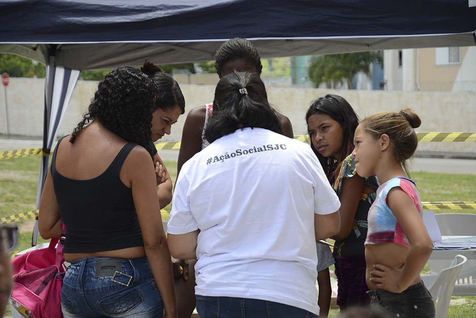 acao-social-do-cras-no-mini-shopping-castelli-07-12-2019-lucas-cabral-11.jpg