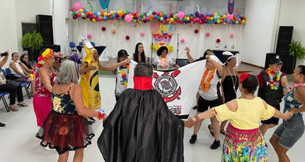 Concurso de fantasias de Carnaval na Casa do Idoso Centro