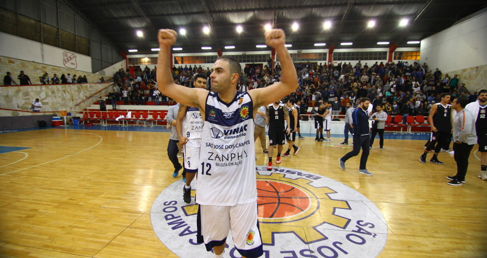 cv__4240-claudio_vieira.jpg