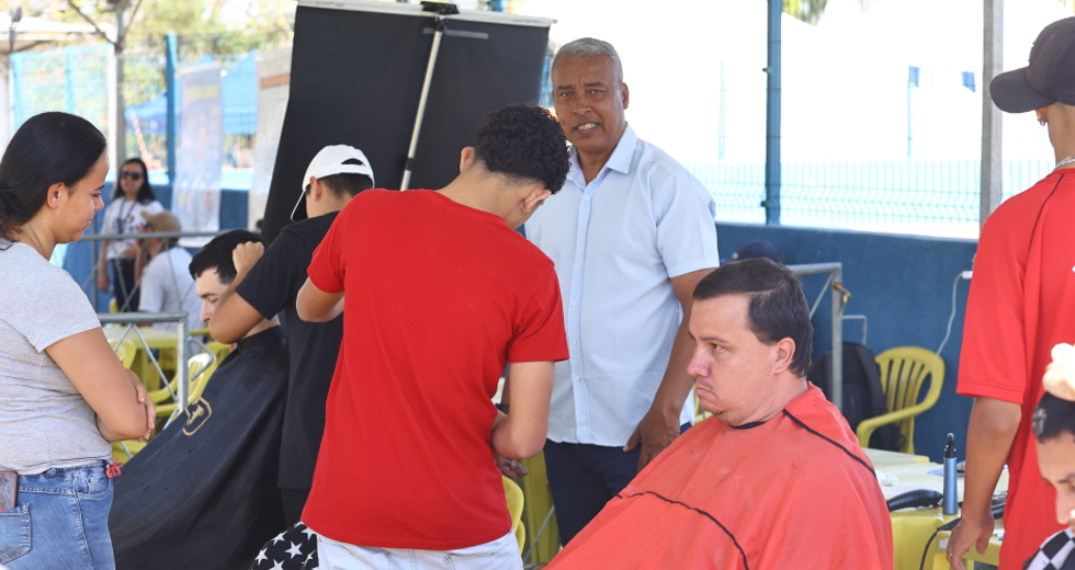 Conexão Juventude no Poliesportivo no Poliesportivo Altos de Santana. Foto: Claudio Vieira/PMSJC 14-09-2025