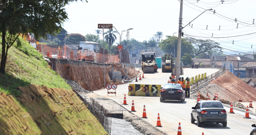 Obra na Avenida Sebastião Gualberto. Foto: Claudio Vieira/PMSJC 30-09-2025