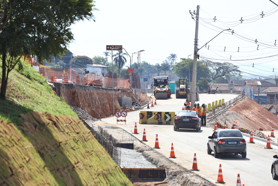 Obra na Avenida Sebastião Gualberto. Foto: Claudio Vieira/PMSJC 30-09-2025