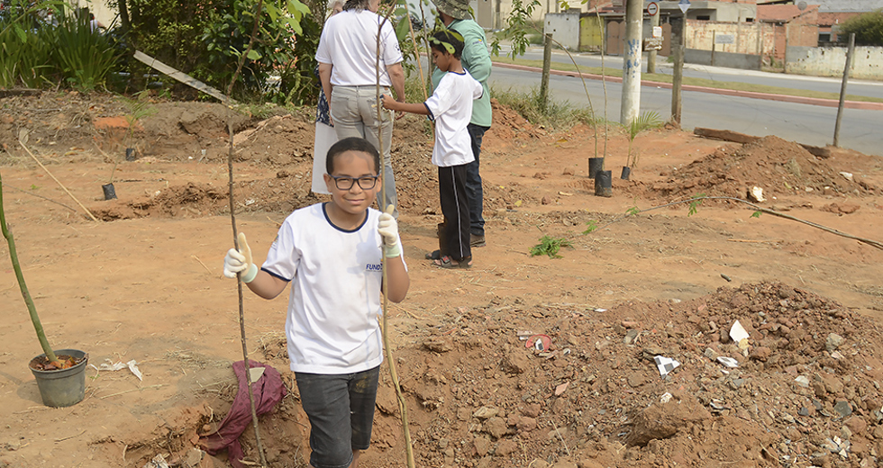 plantio-de-arvores-area-de-preservacao-permanente-corrego-alambari-20-09-2019-lucas-cabral-06.jpg