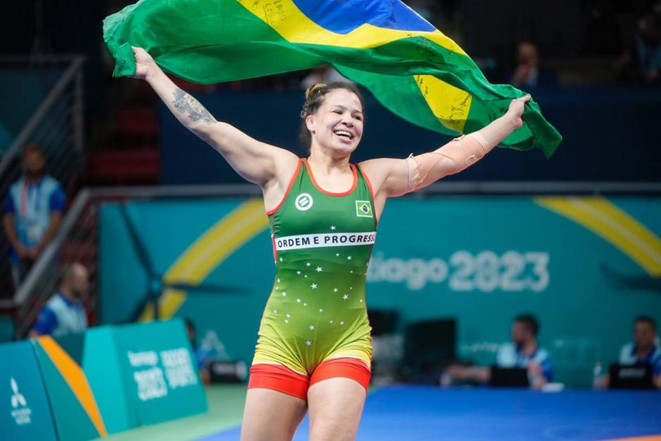Foto: Divulgação lais-nunes-campea-pan.jpg