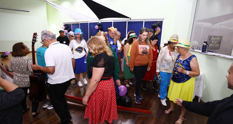 The Vovoice na Casa do Idoso Sul. Foto: Claudio Vieira/PMSJC 31-10-2025  