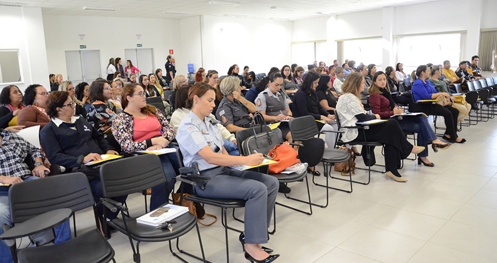 capacitacao-para-rede-de-atendimento-as-mulheres-26-06-2019-lucas-cabral-03.jpg