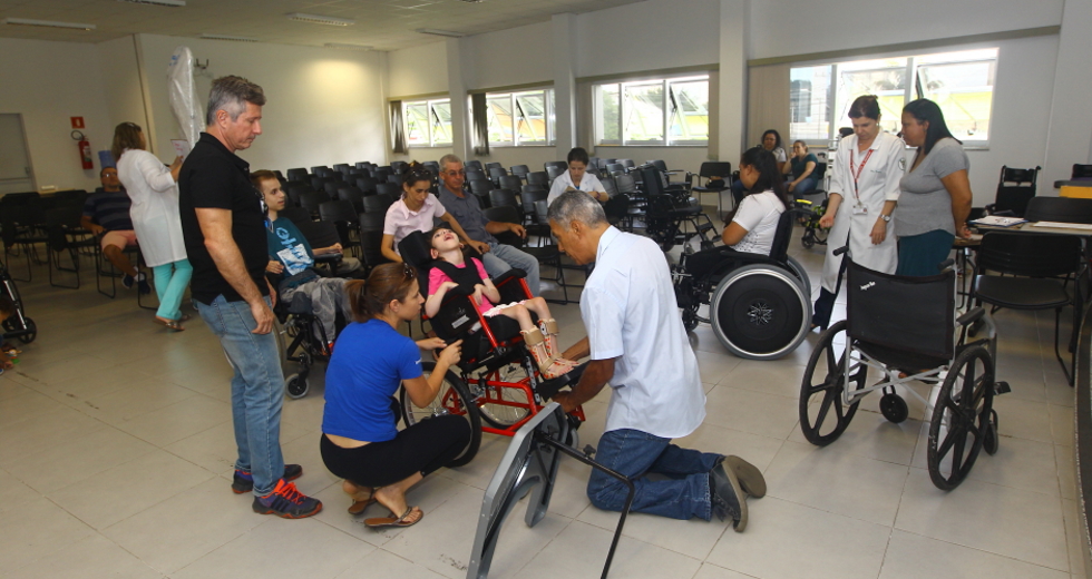 entrega_cadeiras_rodas-8-claudio_vieira-05122017.jpg