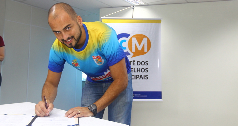 cv__9230_claudio_vieira.jpg