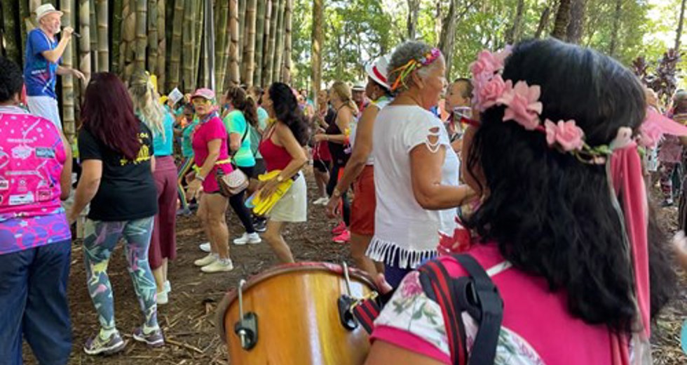 Grito de Carnaval dos frequentadores das Casas do Idoso no Parque Vicentina Aranha