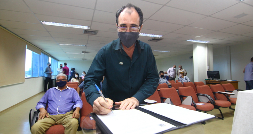 cv__7151_claudio_vieira.jpg
