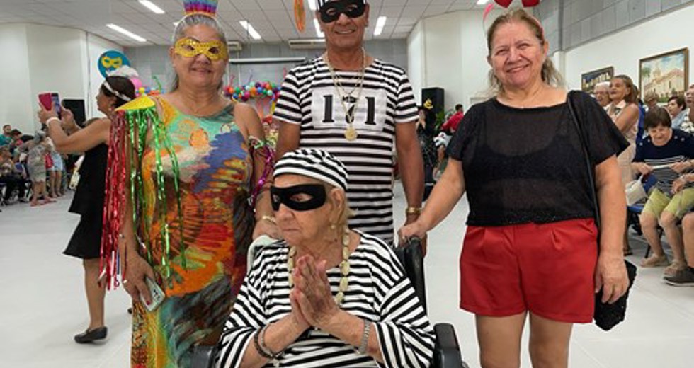 Concurso de fantasias de Carnaval na Casa do Idoso Centro