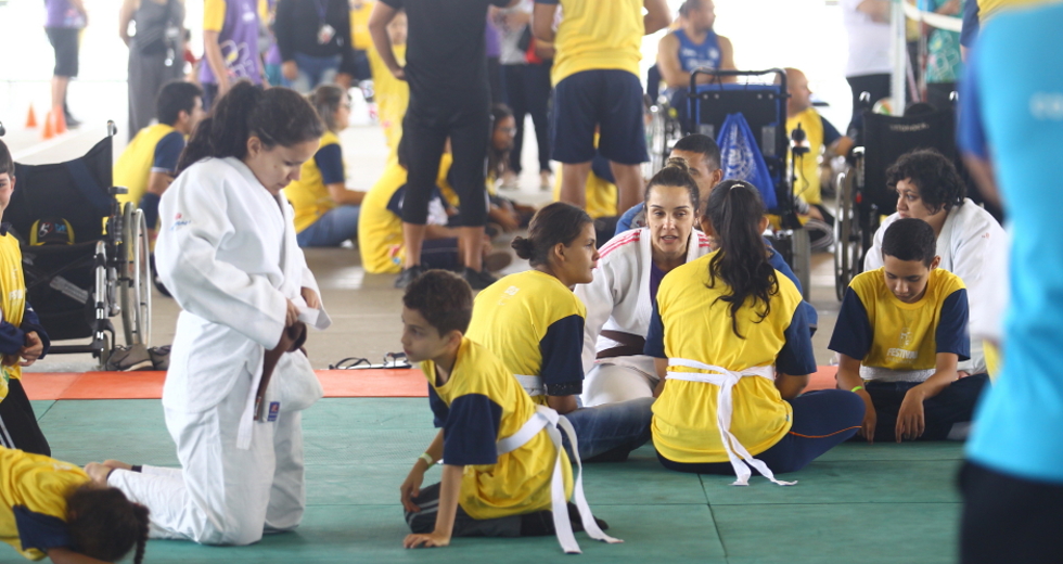 cv__8572_claudio_vieira.jpg