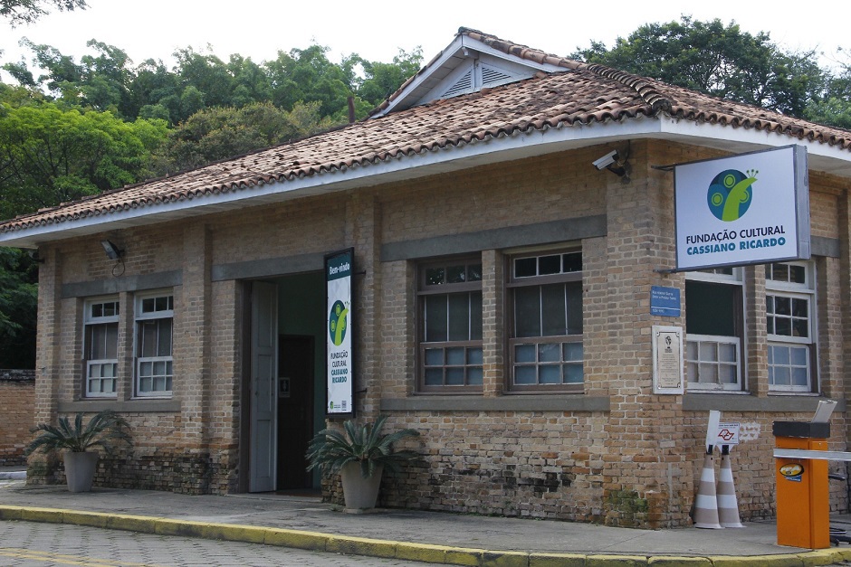 FACHADA FCCR