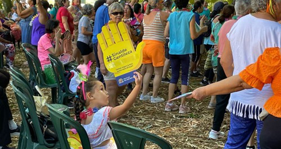 Grito de Carnaval dos frequentadores das Casas do Idoso no Parque Vicentina Aranha