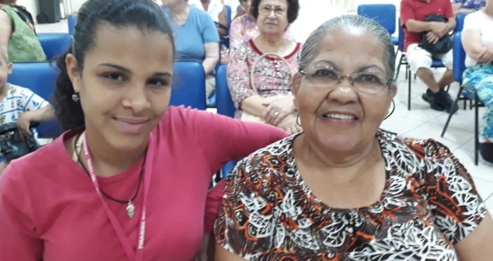 ana-clara-e-ednalva-souza-de-lima-61-anos-moradora-do-bairro-pinheirinho-dos-palmares.jpg