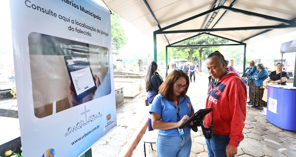 Feriado de Finados - Movimento no Cemitério Padre Rodolfo De Komorek no Centro. Foto: Claudio Vieira/PMSJC 02-11-2025   
