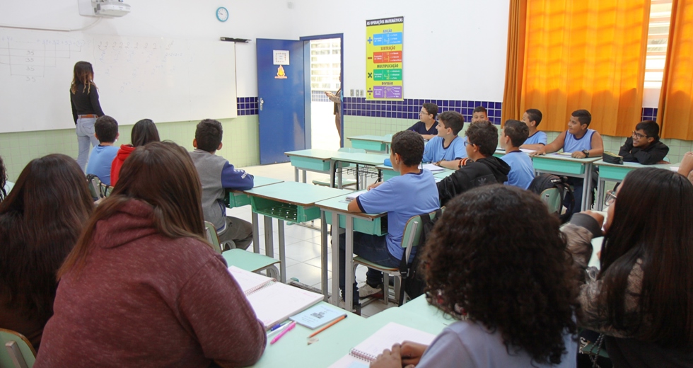 aulas-de-reforco-ismart-emef-elizabete-4.jpg