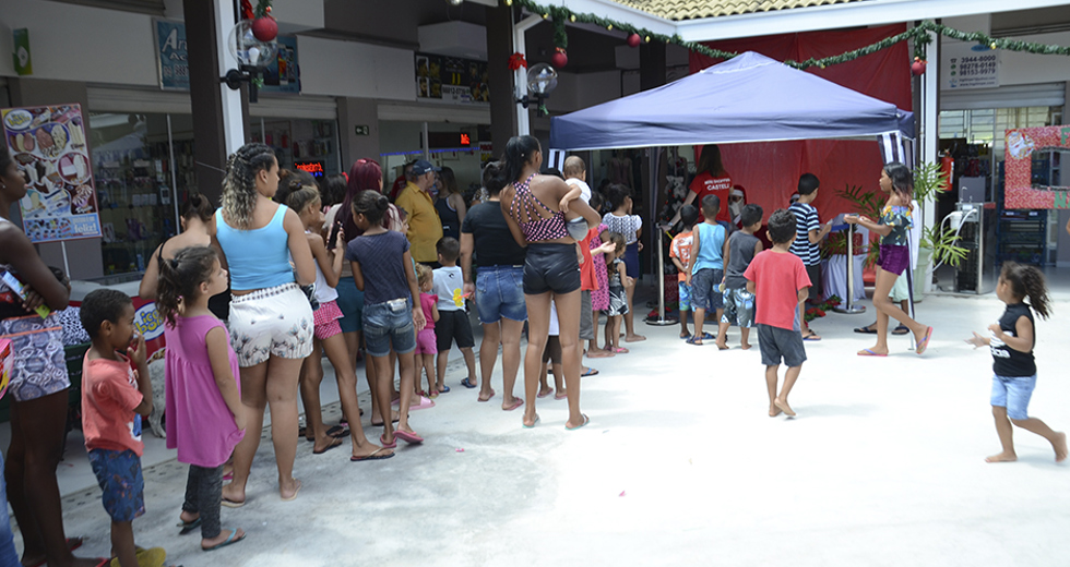 acao-social-do-cras-no-mini-shopping-castelli-07-12-2019-lucas-cabral-57.jpg