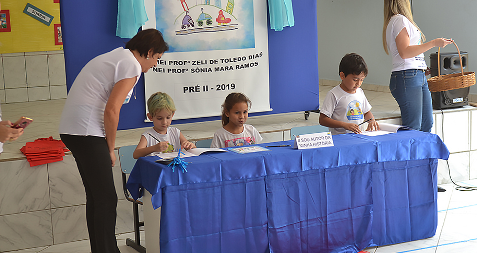 lancamento-livro-emei-zeli-de-toledo-dias-16-10-2019-lucas-cabral-35.jpg