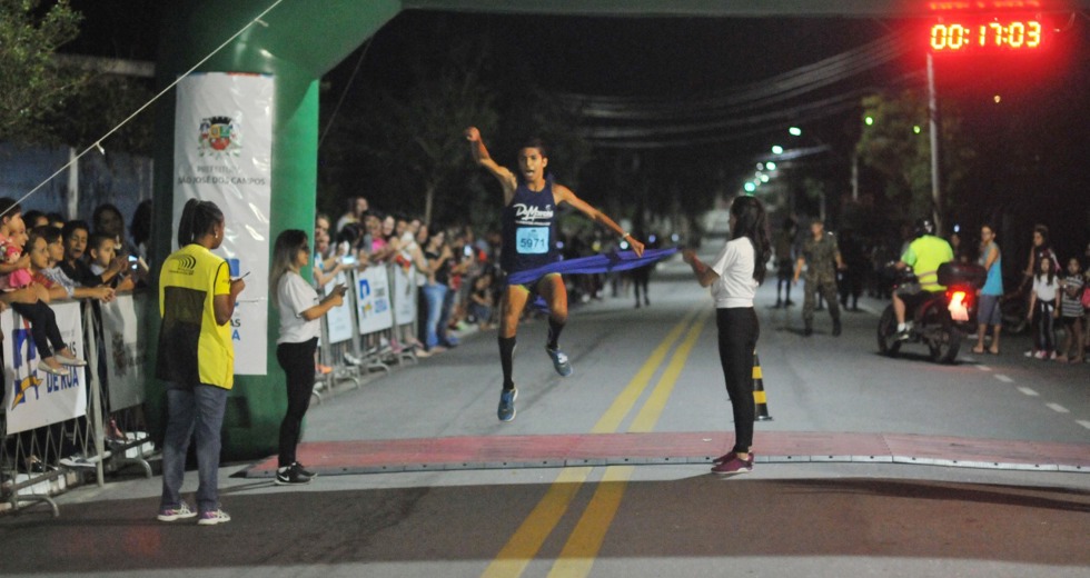 corrida-noturna-eugenio-de-melo-19-10-2019-charles-de-moura-02.jpeg