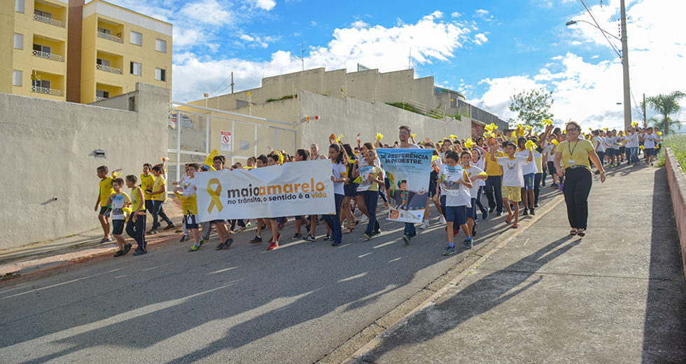 gincana-escolar-maio-amarelo-emef-lucia-pereira-16-05-2019-lucas-cabral-02.jpg