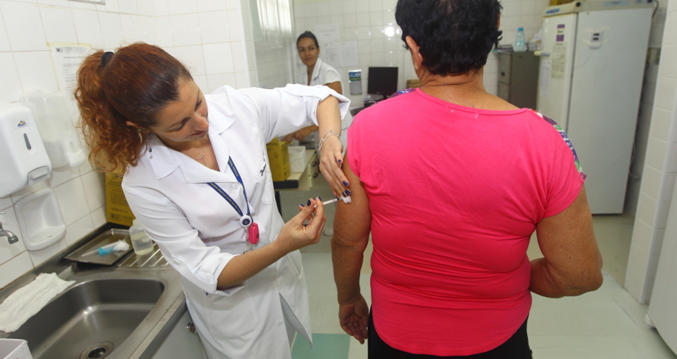 vacinac-a-o_ubs_vila_maria-06-claudio_vieira.jpg