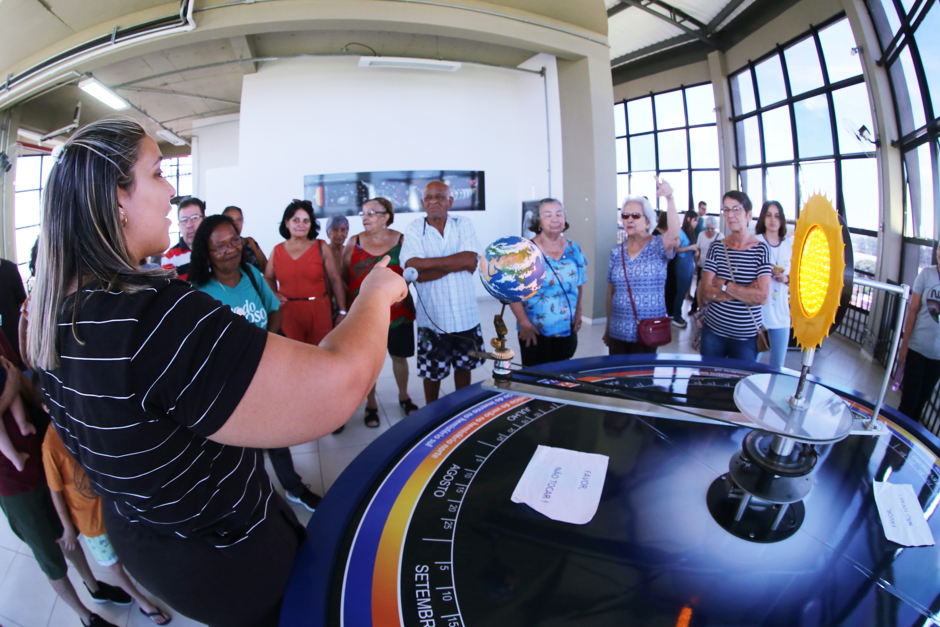 idosos-visitam-museu-interativo-de-ciencias-mic-fotosadenir-brittopmsjc-0903_52736098092_o.jpg