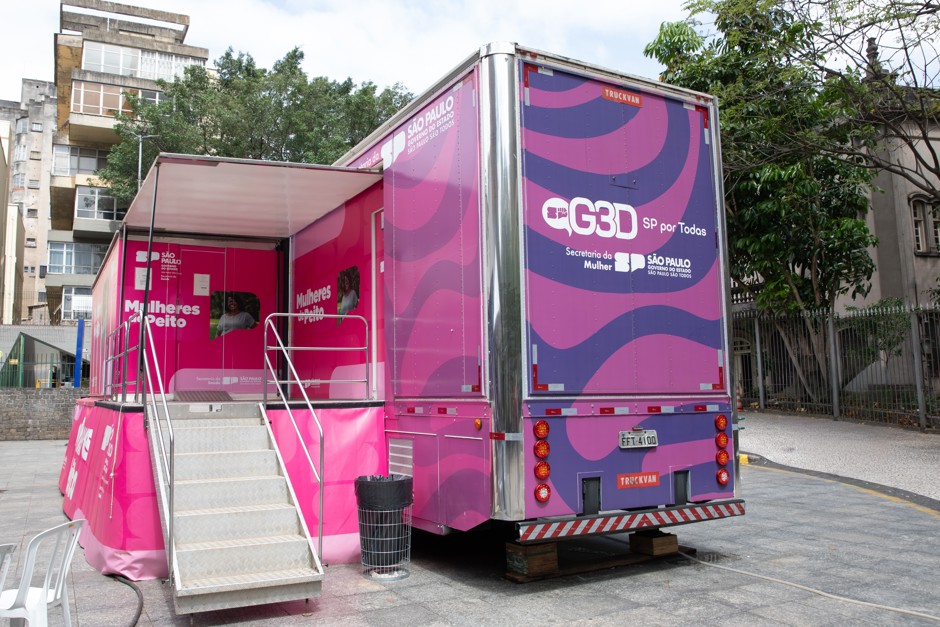 Carretas de ​Mamografia e ​Empreendedorismo do movimento SP Por Todas - Secretaria Estadual de Políticas para a Mulher