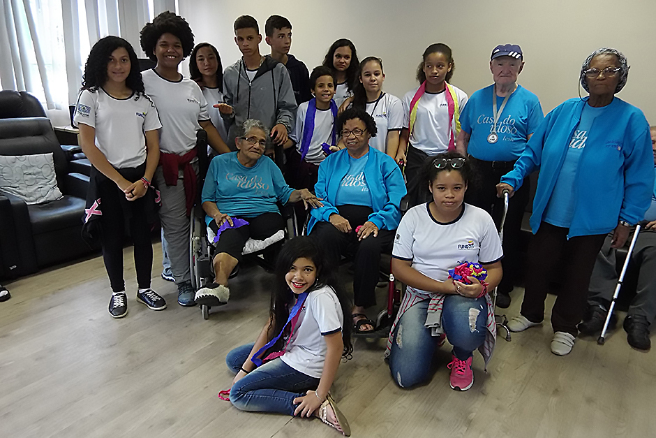 visita-alunos-fundhas-casa-do-idoso-leste-07-11-2019-lucas-cabral-16.jpg