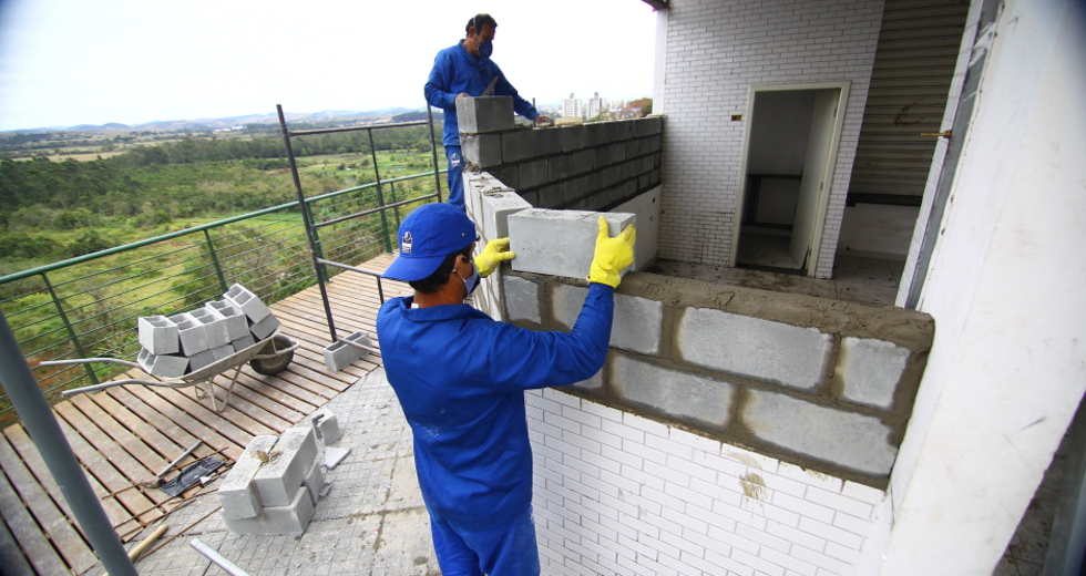 cv__7334_claudio_vieira.jpg