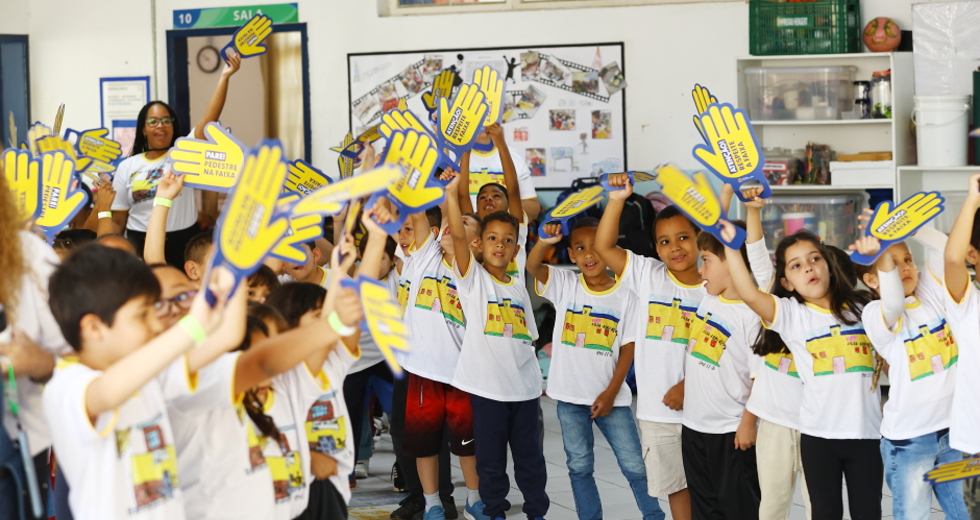 Ação Educamob da SEMOB no CEDIN Dra. Zilda Arns Neumann. Foto: Claudio Vieira/PMSJC 24-10-2025