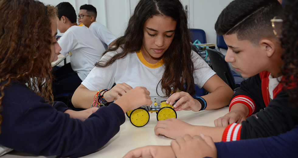 oficina-robotica-cedempe-09-04-2019-lucas-cabral-13.jpg